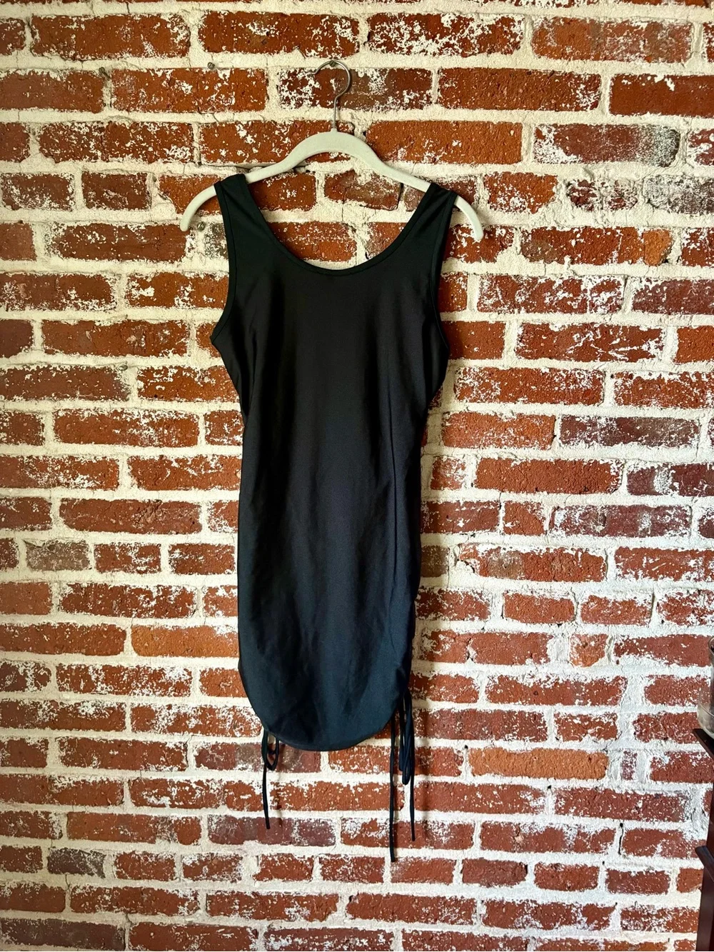 90s/Y2K Vintage little black dress w/cutout